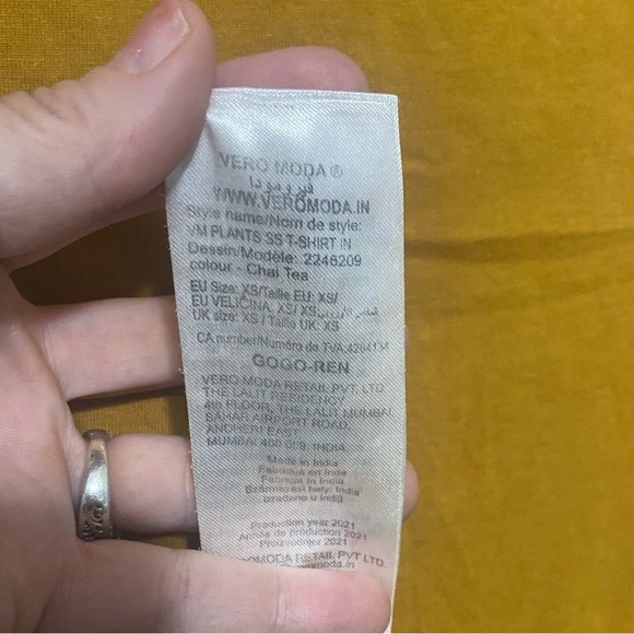 Vero Moda women's XS mustard yellow baby graphic tee cotton/modal blend EUC - Picture 4 of 7